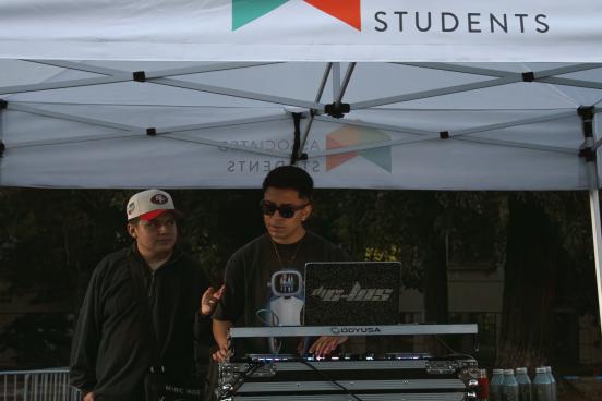 DJ 