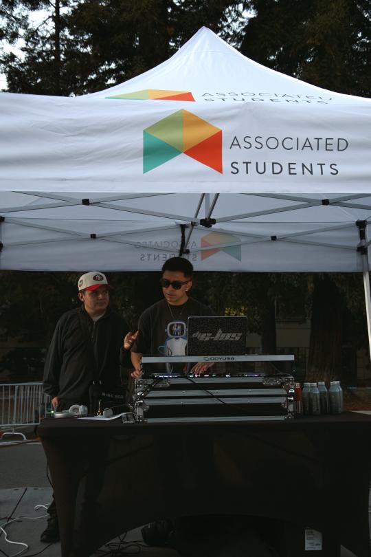 DJ 