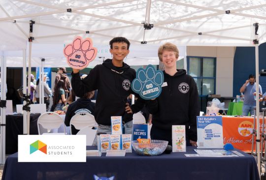 Students at Lobo's pantry pop-up market